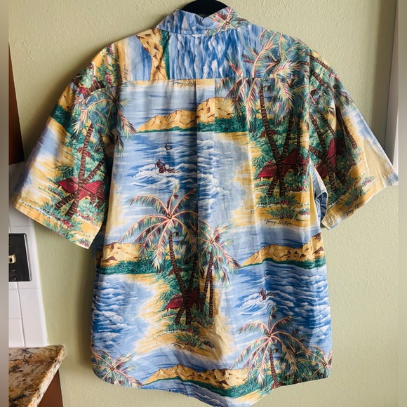 Vintage Tommy Hilfiger  Hawaiian Shirt w/Palm Tree & Ocean Graphics Size: Medium - Picture 2 of 5
